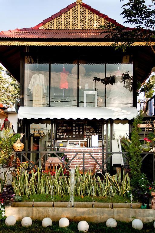 Отель Baan Puang Petch Чиангмай Экстерьер фото